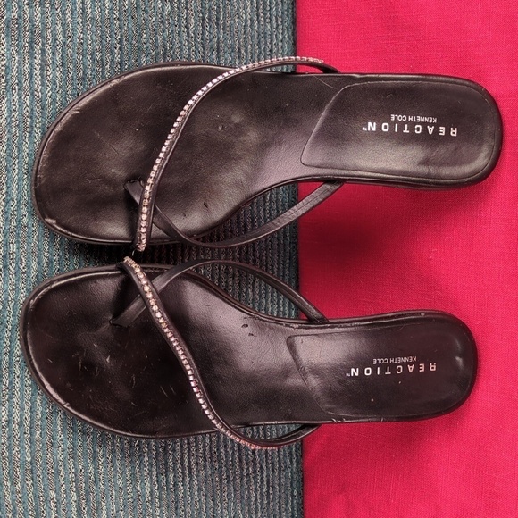 Kenneth Cole Reaction "Trick or Treat" Minimalist Sandals with Bling - Picture 2 of 11
